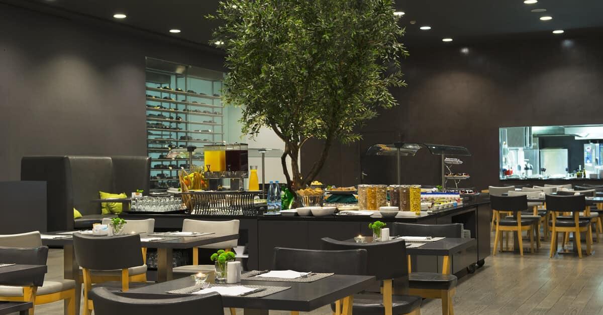 Melia Braga Hotel & Spa Ngoại thất bức ảnh The lounge at the airport