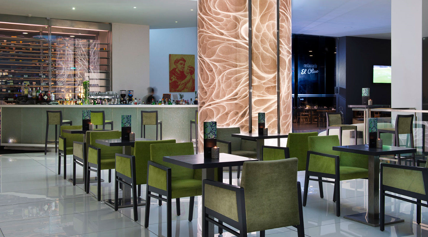 Melia Braga Hotel & Spa Ngoại thất bức ảnh The lounge at KLIA